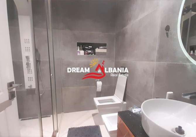 Shtepi ne shitje  ne Tirane, 2+1, Mobilimi E mobiluar, Pagesa 157,000  Euro.