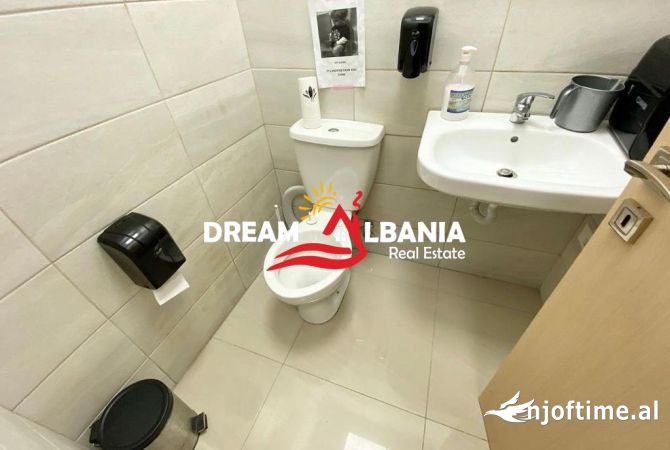 Ambient/zyre me qera ne rrugen Bardhyl ne afersi te farmacise 10 ne Tirane (ID 4261724)