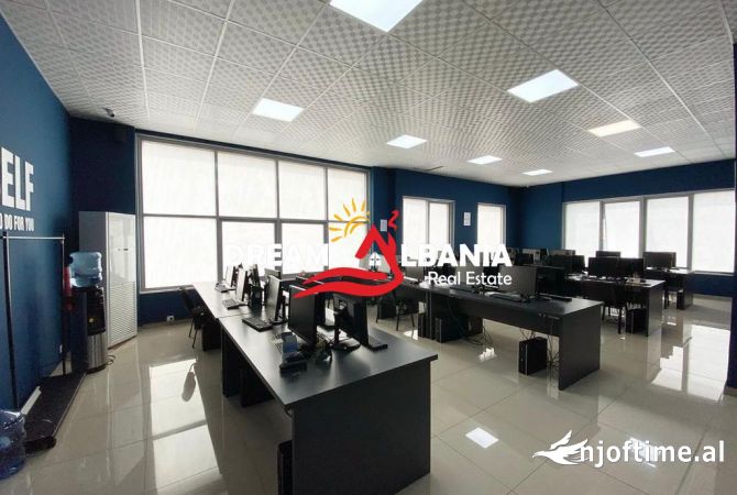 Ambient/zyre me qera ne rrugen Bardhyl ne afersi te farmacise 10 ne Tirane (ID 4261724)