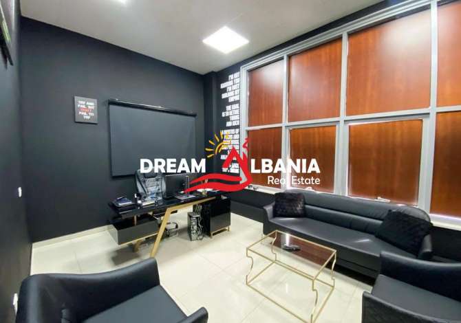 Ambient/zyre me qera ne rrugen Bardhyl ne afersi te farmacise 10 ne Tirane (ID 4261724)