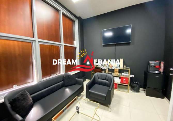 Ambient biznesi me qera 3+1 ne Tirane - 2,900 Euro