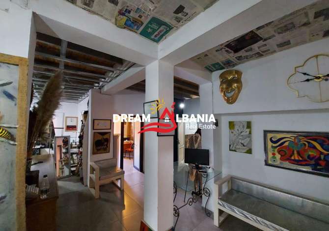 Ambjent buze rruge me qera tek Myslym Shyri, prane Credins Bank ,ne Tirane (ID 4251204)
