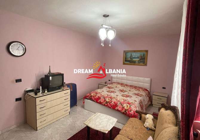 Shtepi ne shitje  ne Tirane, 2+1, Mobilimi E mobiluar, Pagesa 110,000  Euro.