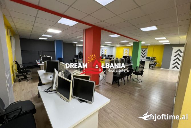 Ambient biznesi me qera 3+1 ne Tirane - 7,000 Euro