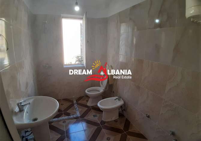 Shtepi ne shitje  ne Tirane, 1+1, Mobilimi Bosh, pa mobiluar, Pagesa 48,000  Euro.