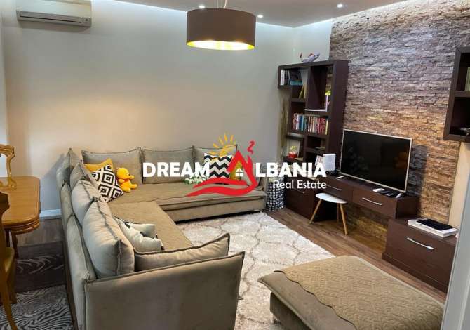 Shtepi ne shitje  ne Tirane, 2+1, Mobilimi E mobiluar, Pagesa 99,000  Euro.