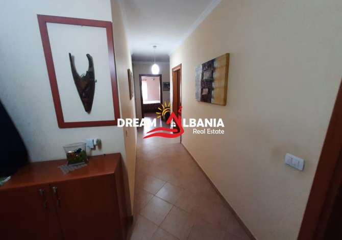 Shtepi ne shitje  ne Tirane, 3+1, Mobilimi E mobiluar, Pagesa 145,000  Euro.