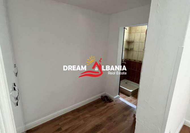 Vile private 1 kateshe me qera ne zonen e Pazarit te ri prane Shkolles se Kuqe (ID 4251212).