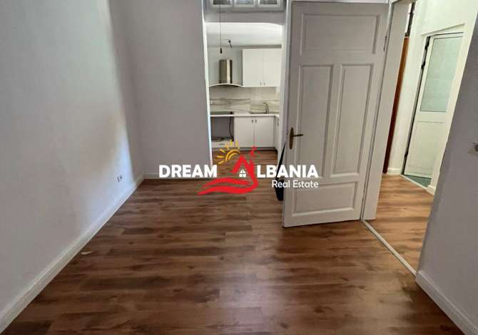 Vile private 1 kateshe me qera ne zonen e Pazarit te ri prane Shkolles se Kuqe (ID 4251212).