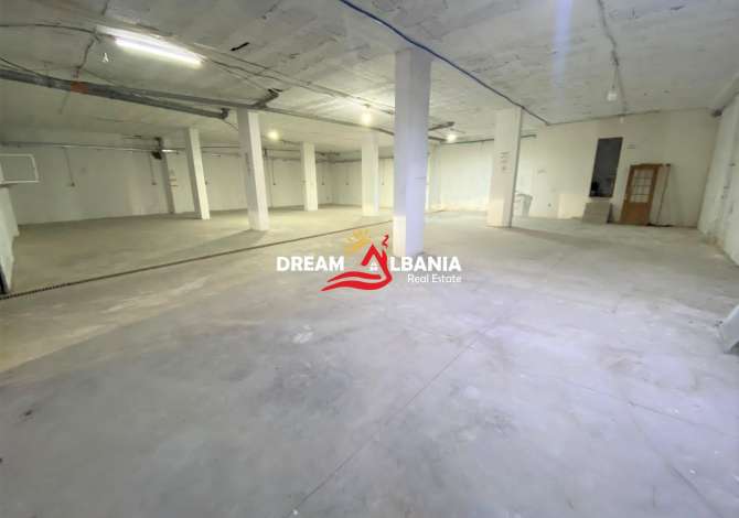Business Property for Rent 4+1 in Tirana - 670 Euro