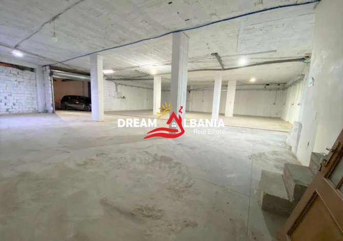 Business Property for Rent 4+1 in Tirana - 670 Euro