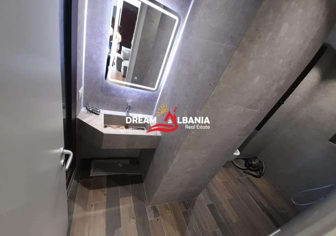 Shtepi me qera 2+1 ne Tirane - 1,800 Euro