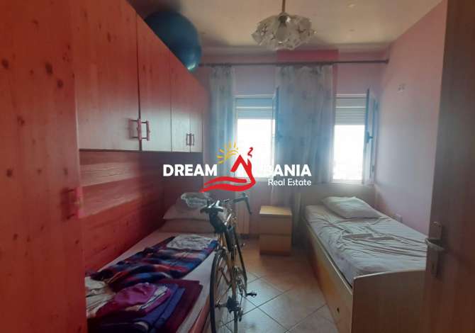 Shtepi ne shitje Apartament ne Tirane, 2+1, Mobilimi E mobiluar, Pagesa 83,000  Euro.