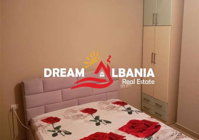 Shtepi ne shitje Apartament ne Tirane, 3+1, Mobilimi E mobiluar, Pagesa 100,000  Euro.