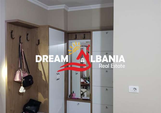 Shtepi ne shitje Apartament ne Tirane, 3+1, Mobilimi E mobiluar, Pagesa 100,000  Euro.