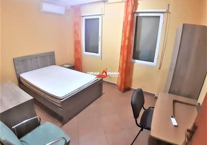 Shtepi me qera Apartament ne Tirane, 3+1, Mobilimi E mobiluar, Pagesa 800  Euro.