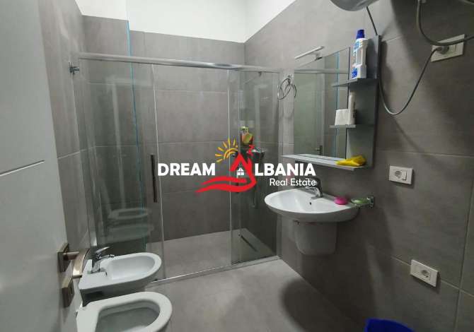 Shtepi ne shitje Apartament ne Tirane, 2+1, Mobilimi E mobiluar, Pagesa 160,000  Euro.