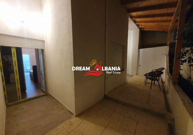 Shtepi ne shitje Apartament ne Tirane, 2+1, Mobilimi E mobiluar, Pagesa 160,000  Euro.