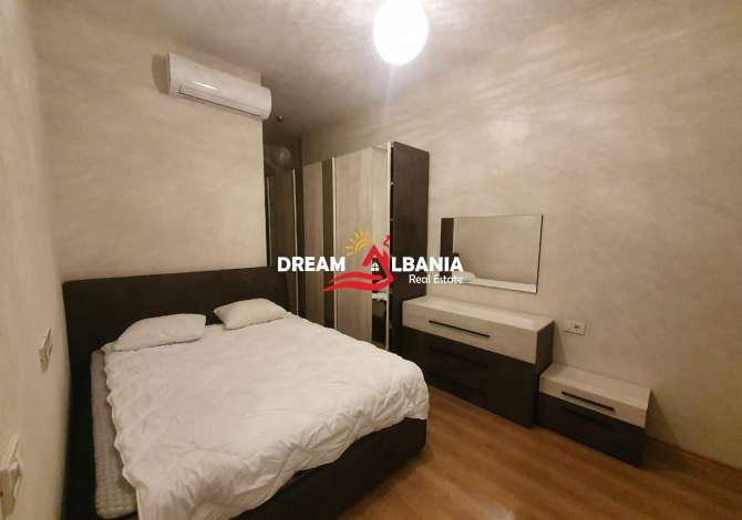 Shtepi ne shitje Apartament ne Tirane, 2+1, Mobilimi E mobiluar, Pagesa 160,000  Euro.