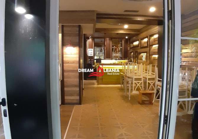 Ambient biznesi me qera 2+1 ne Tirane - 600 Euro