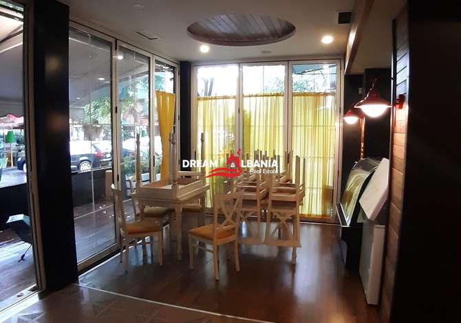 Ambient biznesi me qera 2+1 ne Tirane - 600 Euro
