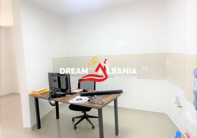 Jepet me qera ambient zyre tek rruga e Bogdaneve prane shkolles Avni Rustemi 