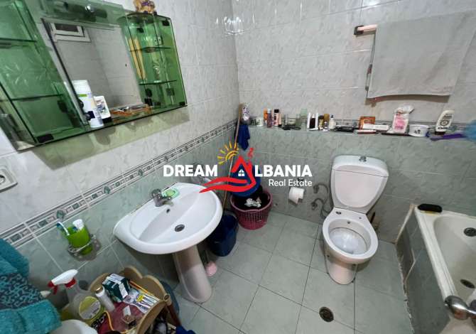 Shtepi ne shitje Apartament ne Tirane, 3+1, Mobilimi E mobiluar, Pagesa 124,000  Euro.