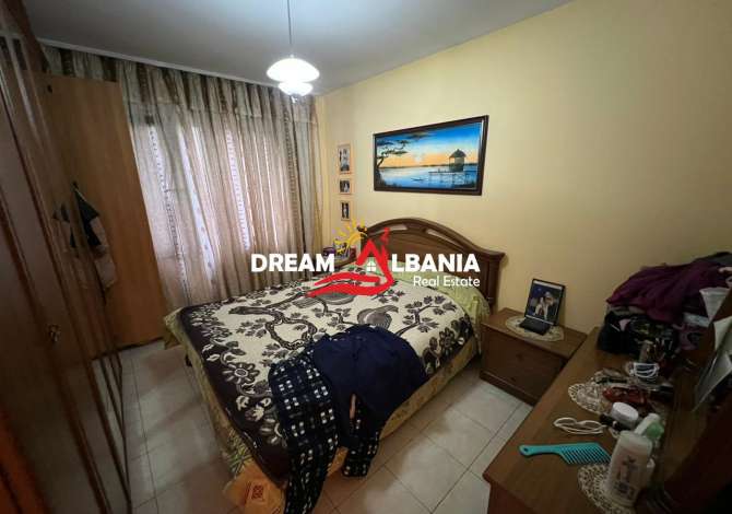 Shtepi ne shitje Apartament ne Tirane, 3+1, Mobilimi E mobiluar, Pagesa 124,000  Euro.