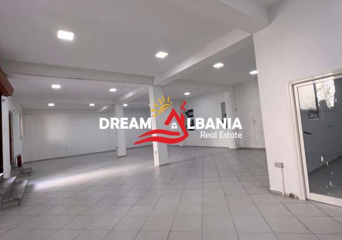 Dyqan me qera ne zonen e Don Boskos prane Kryqezimit me Zogun e Zi ne Tirane (ID 4281161 )