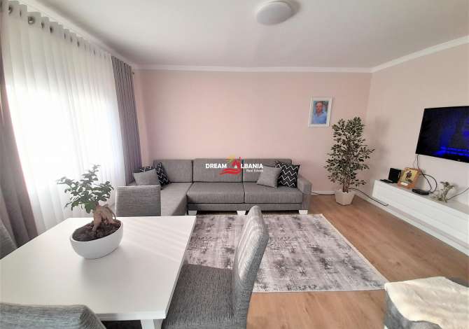 Shtepi ne shitje Apartament ne Tirane, 2+1, Mobilimi E mobiluar, Pagesa 78,000  Euro.