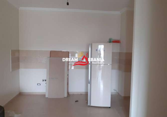 Shtepi ne shitje Apartament ne Tirane, 2+1, Mobilimi Bosh, pa mobiluar, Pagesa 135,000  Euro.