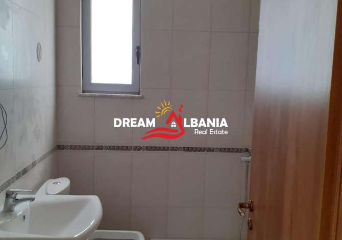 Shtepi ne shitje Apartament ne Tirane, 2+1, Mobilimi Bosh, pa mobiluar, Pagesa 135,000  Euro.