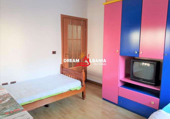 Shtepi ne shitje Apartament ne Tirane, 2+1, Mobilimi E mobiluar, Pagesa 120,000  Euro.