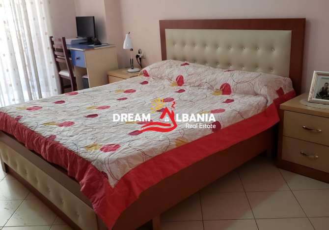 Shtepi ne shitje Apartament ne Tirane, 2+1, Mobilimi E mobiluar, Pagesa 128,000  Euro.