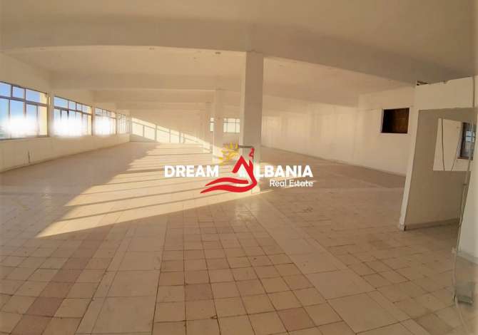 Godine 3 kateshe dhe magazine me qera te rruga Siri Kodra prane Kontaktit ne Tirane ( ID 4251231 )