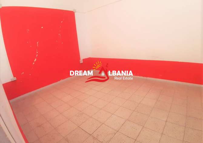 Godine 3 kateshe dhe magazine me qera te rruga Siri Kodra prane Kontaktit ne Tirane ( ID 4251231 )