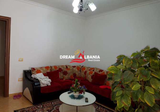 Shtepi ne shitje Apartament ne Tirane, 2+1, Mobilimi E mobiluar, Pagesa 52,000  Euro.