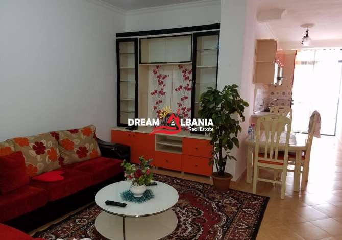 Shtepi ne shitje Apartament ne Tirane, 2+1, Mobilimi E mobiluar, Pagesa 52,000  Euro.