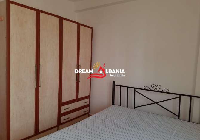 Shtepi ne shitje Apartament ne Tirane, 2+1, Mobilimi E mobiluar, Pagesa 52,000  Euro.