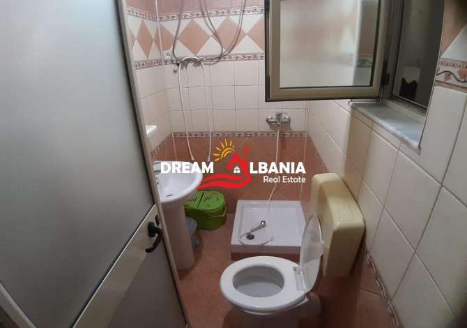 Shtepi ne shitje Apartament ne Tirane, 2+1, Mobilimi E mobiluar, Pagesa 60,000  Euro.