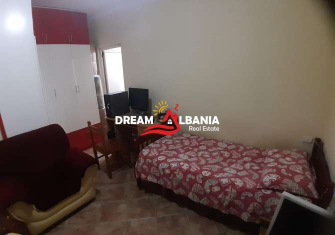 Shtepi ne shitje Apartament ne Tirane, 2+1, Mobilimi E mobiluar, Pagesa 60,000  Euro.