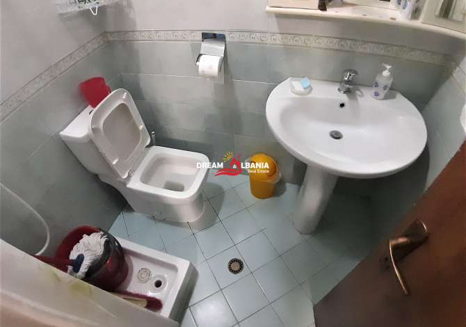 Shtepi ne shitje Apartament ne Tirane, 3+1, Mobilimi E mobiluar, Pagesa 229,000  Euro.