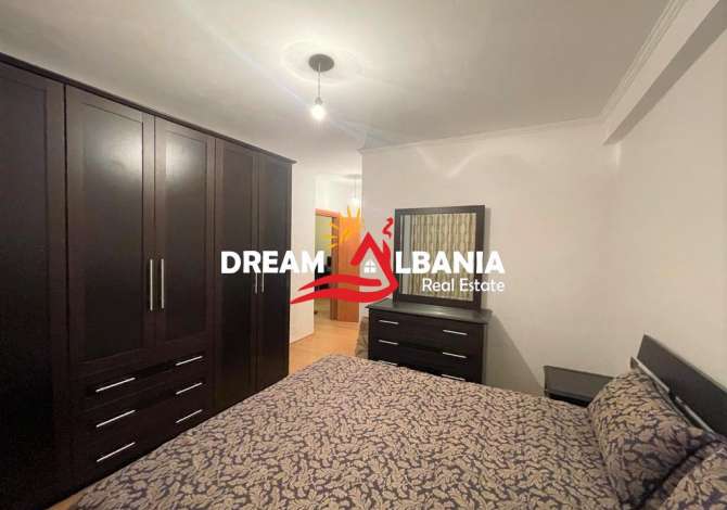 Shtepi ne shitje Apartament ne Tirane, 2+1, Mobilimi E mobiluar, Pagesa 93,000  Euro.