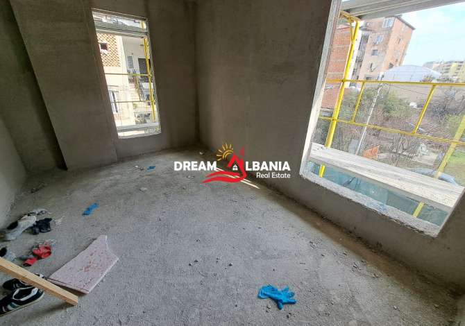 Shtepi ne shitje Apartament ne Tirane, 3+1, Mobilimi Bosh, pa mobiluar, Pagesa 269,500  Euro.