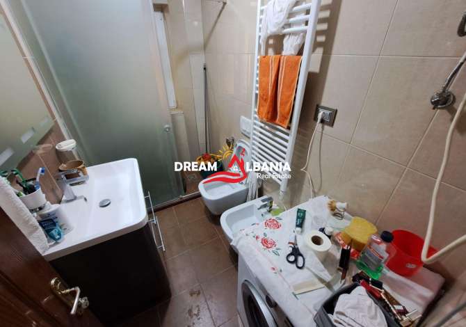 Shtepi ne shitje Apartament ne Tirane, 3+1, Mobilimi E mobiluar, Pagesa 120,000  Euro.