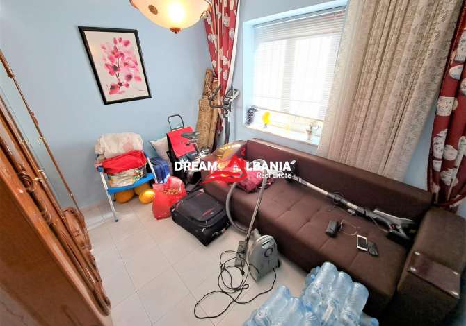 Shtepi ne shitje Apartament ne Tirane, 3+1, Mobilimi E mobiluar, Pagesa 120,000  Euro.