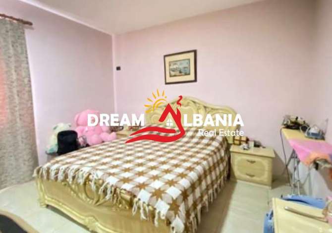 Shtepi ne shitje Apartament ne Tirane, 2+1, Mobilimi E mobiluar, Pagesa 88,000  Euro.