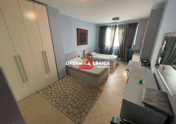 Shtepi me qera Apartament ne Tirane, 3+1, Mobilimi E mobiluar, Pagesa 1,200  Euro.