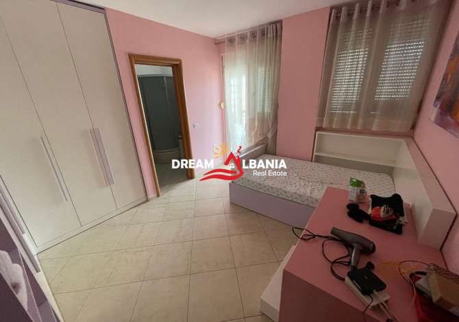 Shtepi me qera Apartament ne Tirane, 3+1, Mobilimi E mobiluar, Pagesa 1,200  Euro.