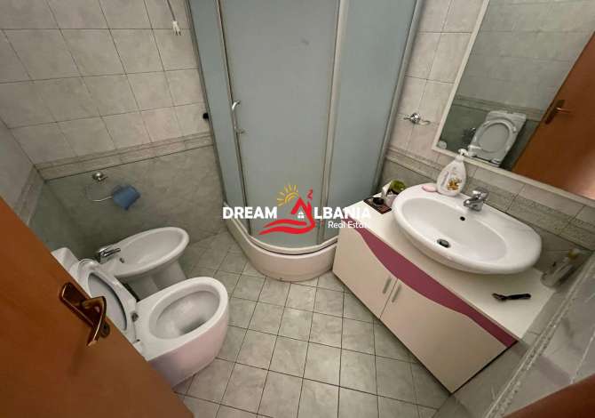 Shtepi me qera Apartament ne Tirane, 3+1, Mobilimi E mobiluar, Pagesa 1,200  Euro.